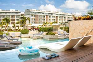 Swim Up Suites at Majestic Costa Mujeres